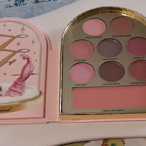BNIB~Too Faced Let it Snow Globes Limited Edition Makeup Collection - Picture 4 of 14